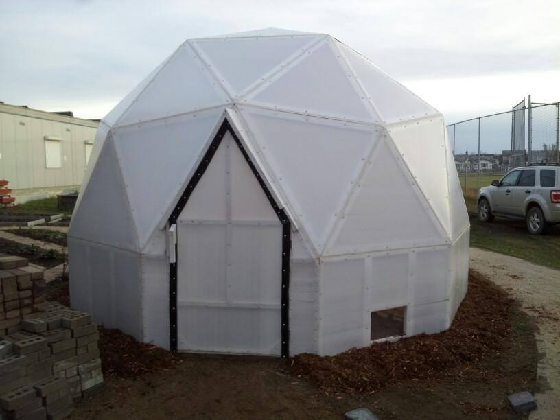 Geodesic dome using solexx greenhouse plastic